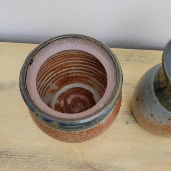 Signed Stoneware Creamer and sugar bowl - Picture 6 of 10